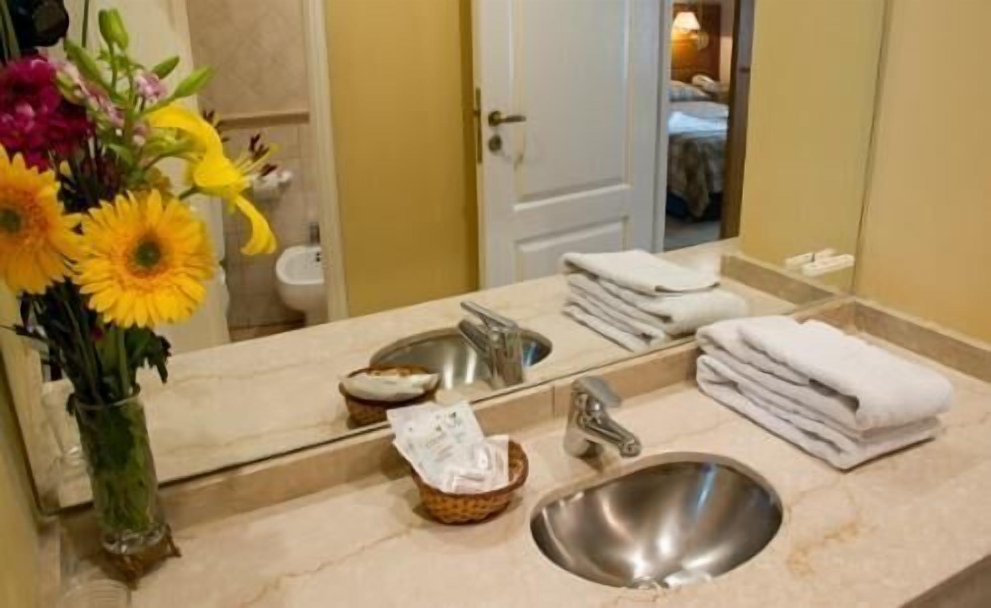 Hotel Provincial Μεντόζα Εξωτερικό φωτογραφία